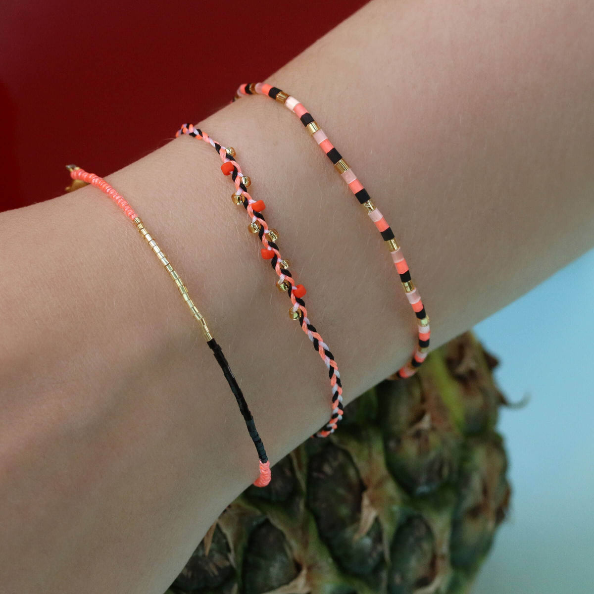 Armband Take a Twist – Black Coral mit Model